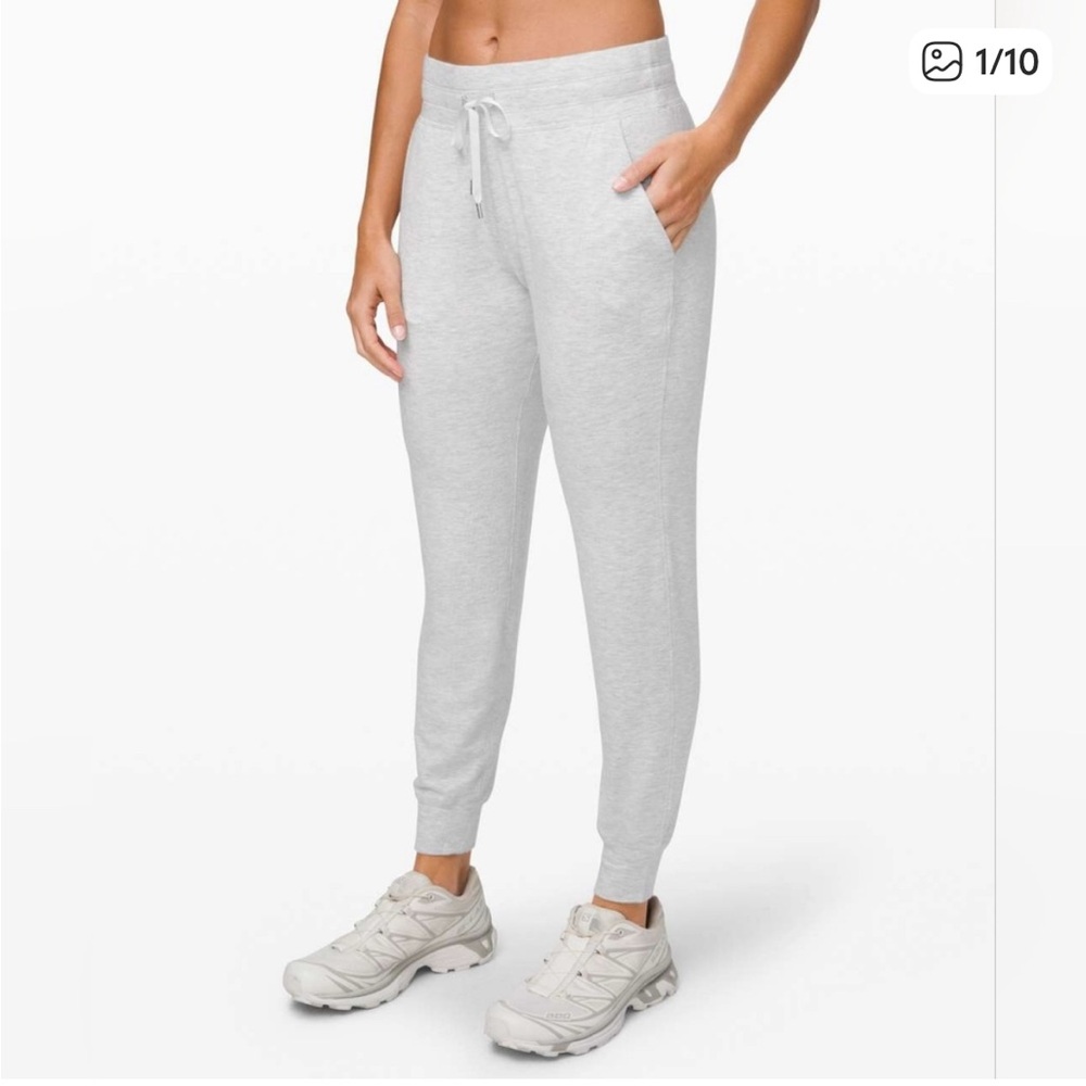 Lululemon Warm Down Jogger Soft Touch – Heathered Core Ultra Light Grey (Size 8)